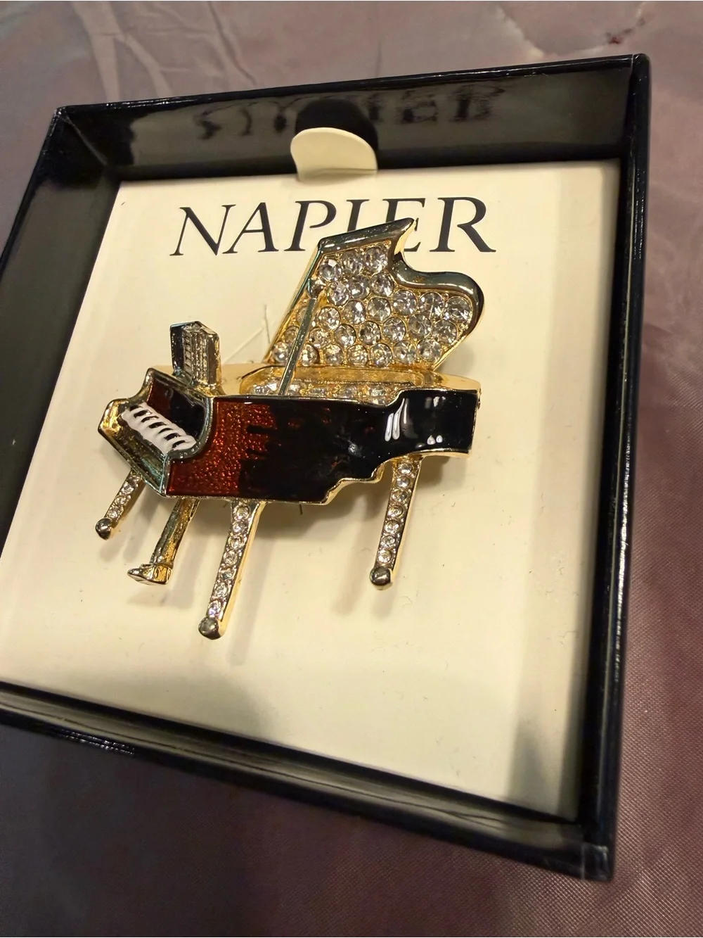 NWT Napier SIGNED Grand Piano Enamel & Clear Rhinestone Brooch Pin in Box - Picture 4 of 9
